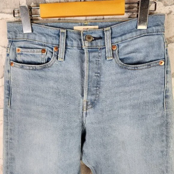 Levi's Wedgie Cropped Jean Button Fly Light Wash Size 24 - Picture 5 of 16